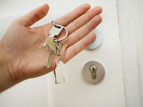 https://NicoleT.StopRentingStartOwning.info